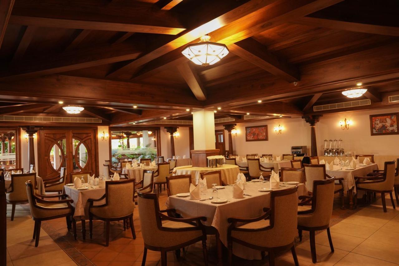 Gokulam Grand Resort & Spa, Кумараком Екстер'єр фото