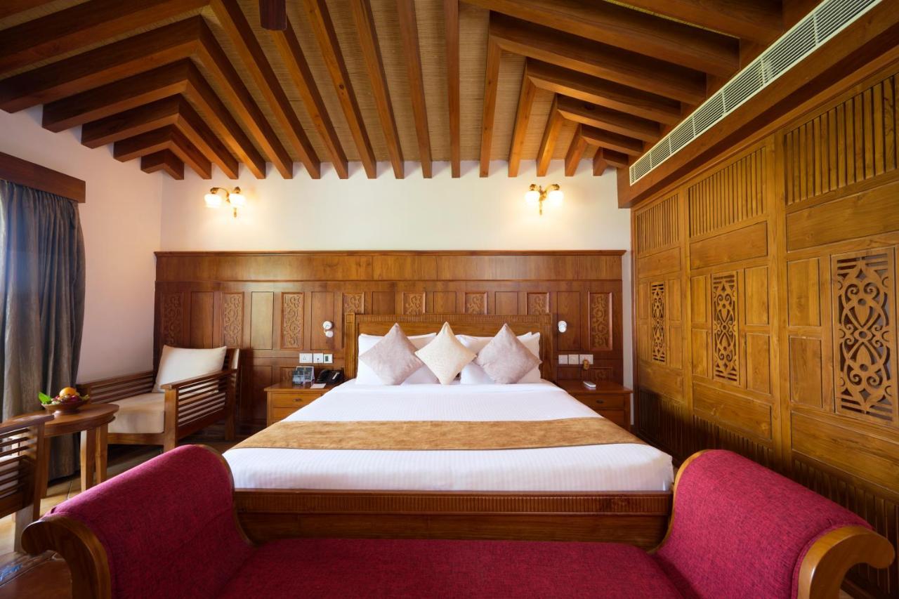 Gokulam Grand Resort & Spa, Кумараком Екстер'єр фото